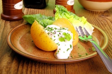 Pommes de terre et fromage blanc aux fines herbes